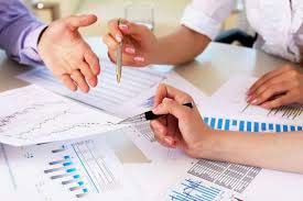 特朗普誓言对芯片征收100%关税 除非公司在美国建厂生产